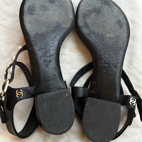 CHANEL Interlocking CC Logo TStrap Sandals - Picture 10 of 12